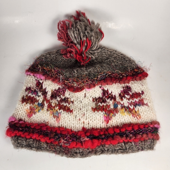 Beanie Hat One Size Gray Red 100% Wool Snowflake Winter Made Nepal Pom Pom - Picture 2 of 9